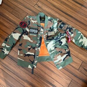 Alpha Industries Green Camouflage Women’s XL Jacket